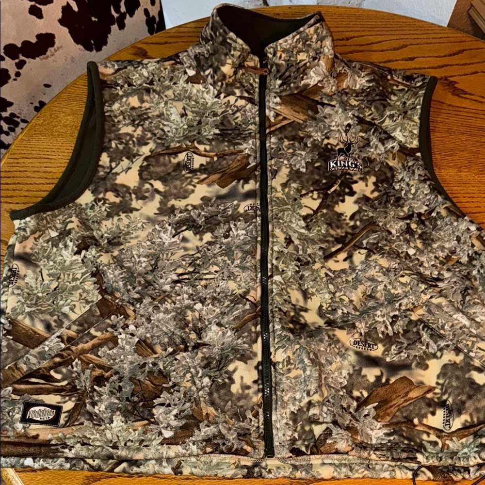 Men's Kings camo Vest